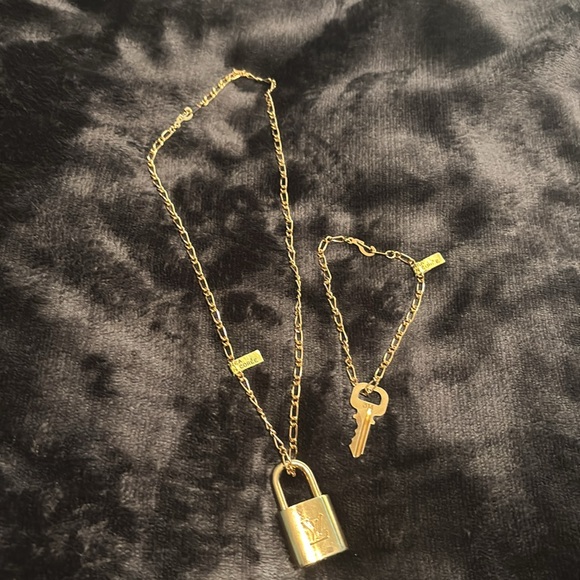Louis Vuitton Padlock Necklace Lock and bracelet Key(#314)include - Picture 10 of 13